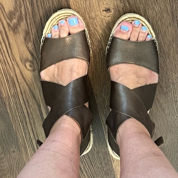 🪅Eileen Fisher Willow Bronze Metallic Leather Espadrille Wedge Heel Sandals 11 - Picture 9 of 9